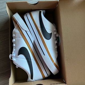 Nike Court Legacy Sneakers